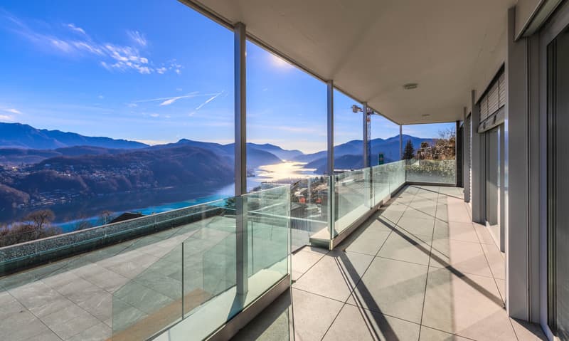 VASTE ET MODERNE APPARTEMENT 4.5 PIÈCES AVEC ENORME TERRASSE ET VUE SUR LE LAC À VERNATE (1)