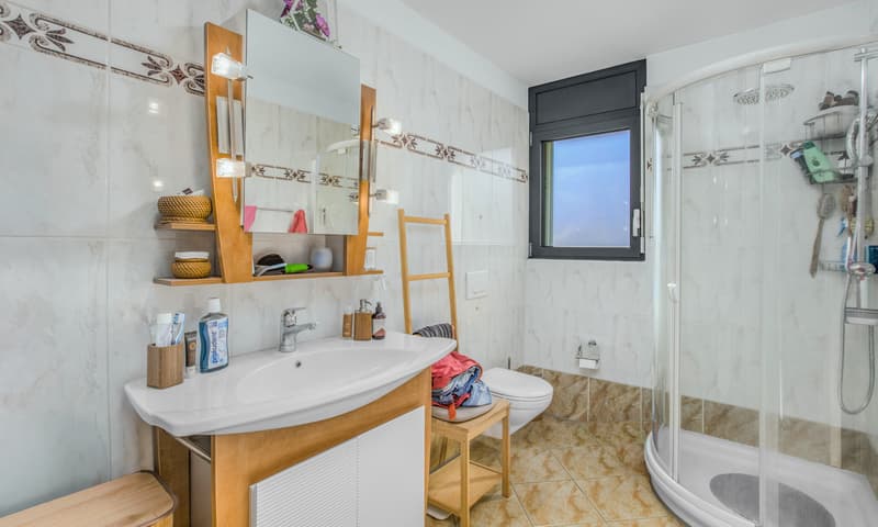 LUMINEUX APPARTMENT 4.5 AVEC TERRASSE ET JARDIN À SEMENTINA (4)