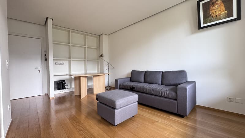 Zu vermieten 2.5-Zimmer-Wohnung mit Garten, Pool und Seeblick in Bissone (8)