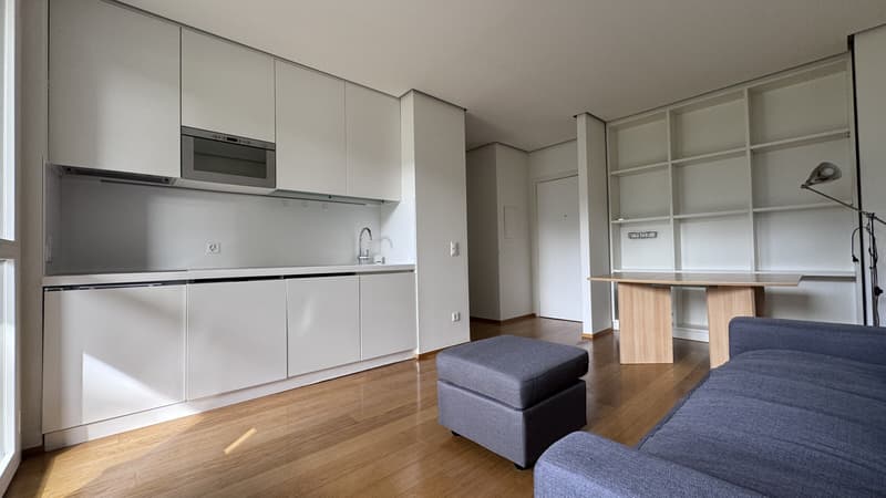 Zu vermieten 2.5-Zimmer-Wohnung mit Garten, Pool und Seeblick in Bissone (11)