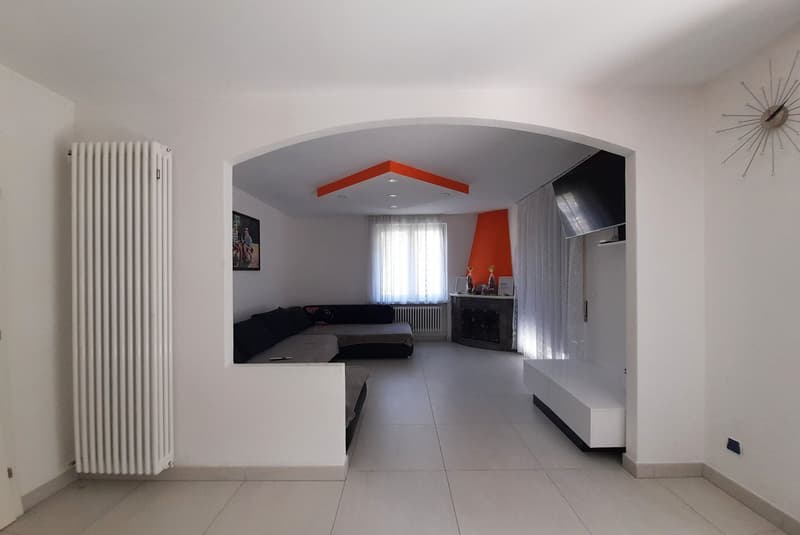 GRANDE VILLA BIFAMILIALE AVEC GRAND JARDIN À CANOBBIO (4)