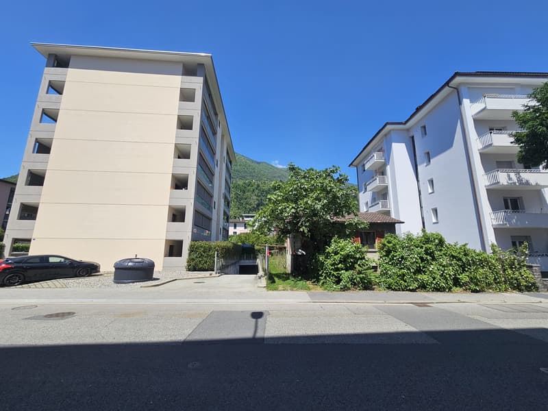 Beau terrain avec licence approuvée à Locarno (2)