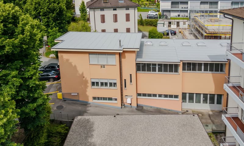 GROßER GEWERBEBEREICH/INDUSTRIELLER BEREICH 7.5 RÄUME IN BALERNA (9)