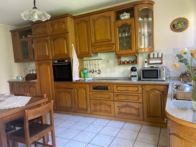 AMPIA CASA GEMELLA DI 7 LOCALI CON GIARDINO A LIGORNETTO (7)