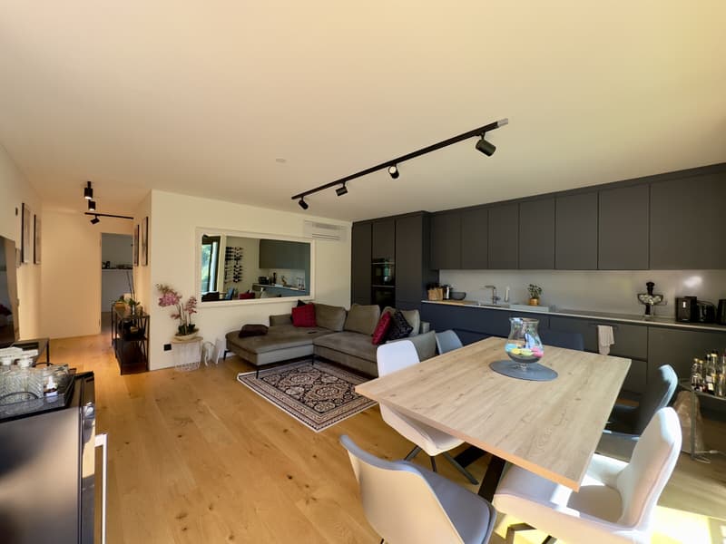 APPARTEMENT MODERNE ET ESPACIEUX 4.5 PIÈCES AVEC FINITIONS DE QUALITÉ À CAMIGNOLO (2)