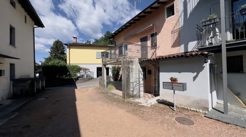 MAISON DE NOYAU AVEC 4,5 PIÈCES À RÉNOVER À SESSA - TRESA (8)