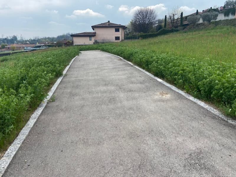 Terrain de 600 m² avec licence pour une villa à Stabio (4)