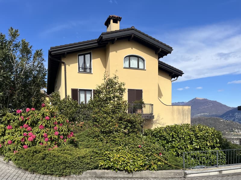 Spacious 3.5-room apartment with terrace and lake view in Vernate (9)