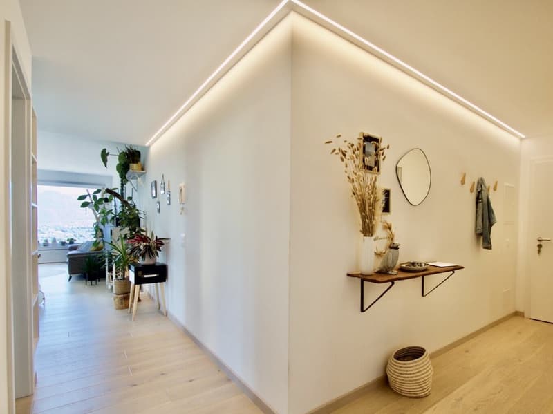 Spacious 3.5-room apartment with terrace and lake view in Vernate (5)