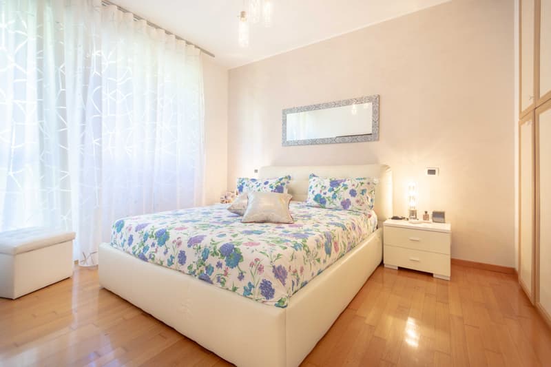 GELEGENHEIT - HELLES 3.5-ZIMMER-WOHNUNG MIT BERICHTENSWERTER SEESICHT IN BISSONE (7)