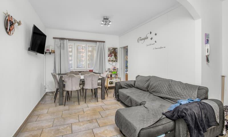 Appartement de 4,5 pièces rénové avec vue ouverte à Caslano (1)