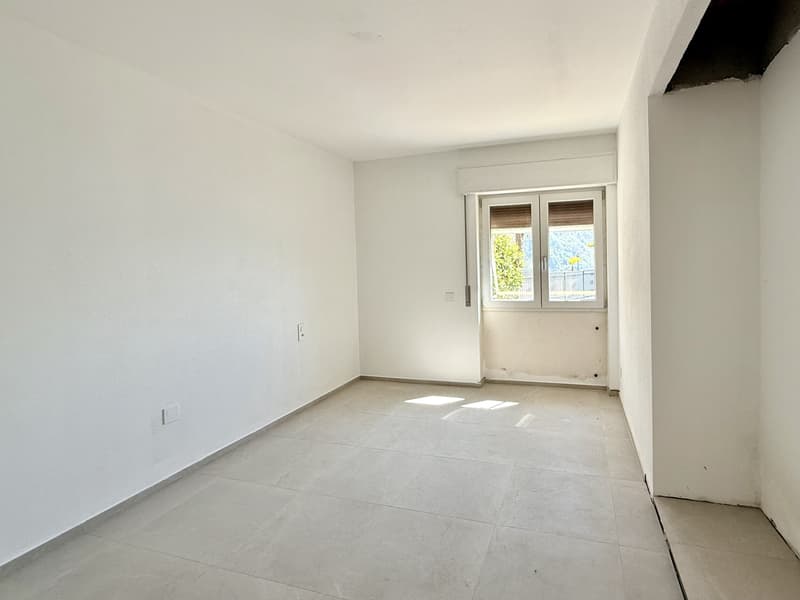 Haus 5,5 Zimmer renoviert mit fantastischem Seeblick in Rovio (9)