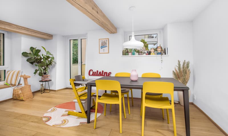 MAISON CARACTÉRISTIQUE ET MODERNE COMME NEUVE À COLLINA D'ORO (3)