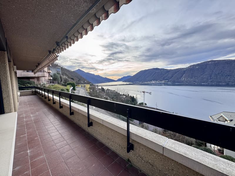 SPACIOUS 9-ROOM VILLA WITH BREATHTAKING LAKE VIEW IN CAMPIONE (7)