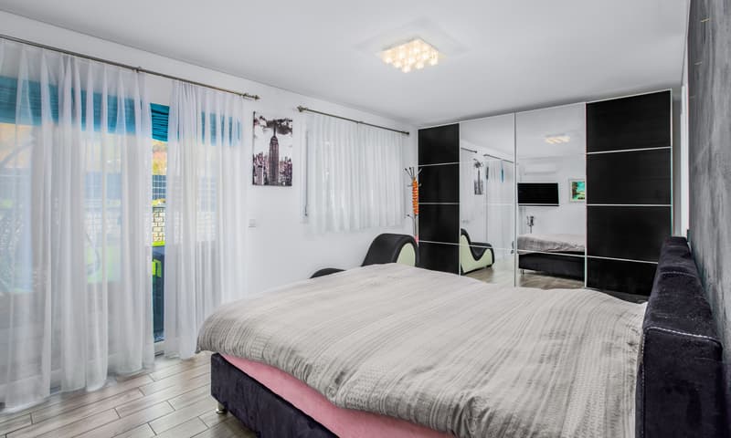 Modern and spacious semi-detached house 6.5 with pool in Bedano (4)