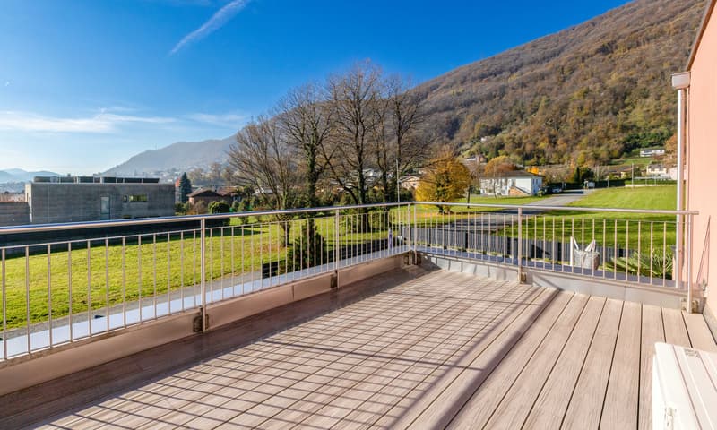 Modern and spacious semi-detached house 6.5 with pool in Bedano (5)