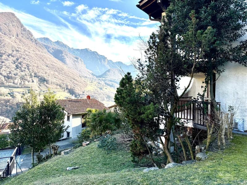 ACCOGLIENTE VILLETTA CON 2 TERRAZZE E GIARDINO AD AROGNO (8)