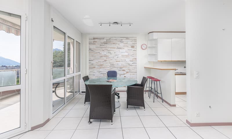 WEITES 4.5-ZIMMER-WOHNUNG MIT SEEBLICK UND TERRASSE IN ZENTRALER LAGE VON LUGANO (4)