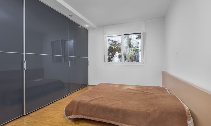 WEITES 4.5-ZIMMER-WOHNUNG MIT SEEBLICK UND TERRASSE IN ZENTRALER LAGE VON LUGANO (5)