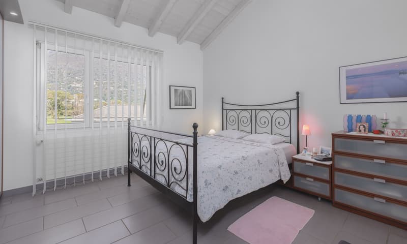 VILLA BIFAMILIARE 8.5 CON GIARDINO E GROTTO A GIUBIASCO (7)