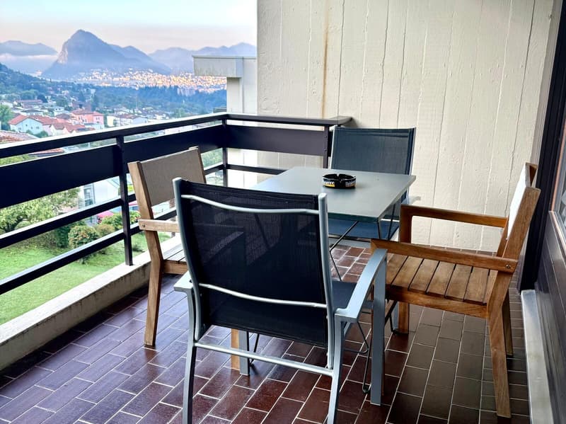 Helliges Zweizimmerapartment mit Seeblick und Pool in Cadro (2)