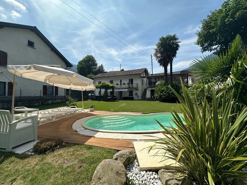 Beautiful 4.5 Charm House with Garden and Pool in Roveredo (2)