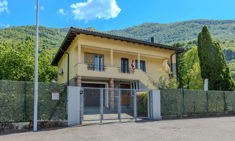 Maison de 4,5 pièces rénovée avec jardin à Cadenazzo (1)