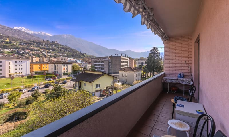 HELLES 5.5-ZIMMER-WOHNUNG MIT 2 GROßEN BALKONEN UND BELLINZONA-BLICK (3)