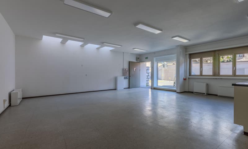 Maison spacieuse 7.5 avec jardin et zone commerciale à Cureglia (8)