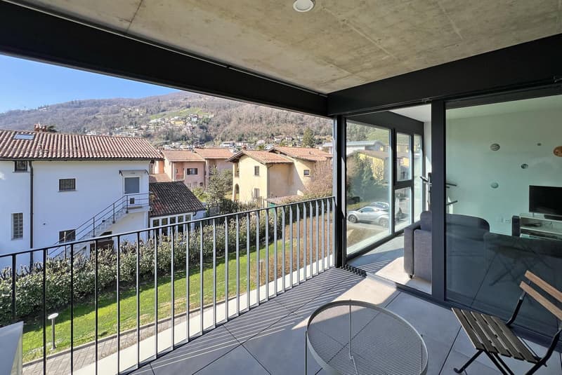Elegantes, geräumiges und modernes 2.5-Zimmer-Apartment mit Terrasse in Agno (3)