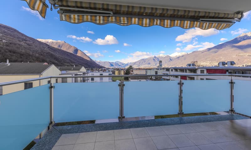 GELEGENHEIT - 5.5-ZIMMER-ATTELIER MIT TERRASSE IN CADENAZZO ZU VERMIETEN (2)