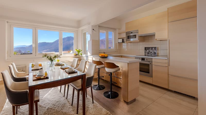 HELLE 4.5 ZIMMER WOHNUNG MIT PANORAMABLICK IN GRÜNER LAGE IN CADRO (3)