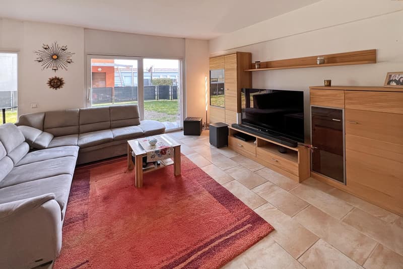 Grande villa de 5,5 pièces avec jardin plat à Besazio (4)
