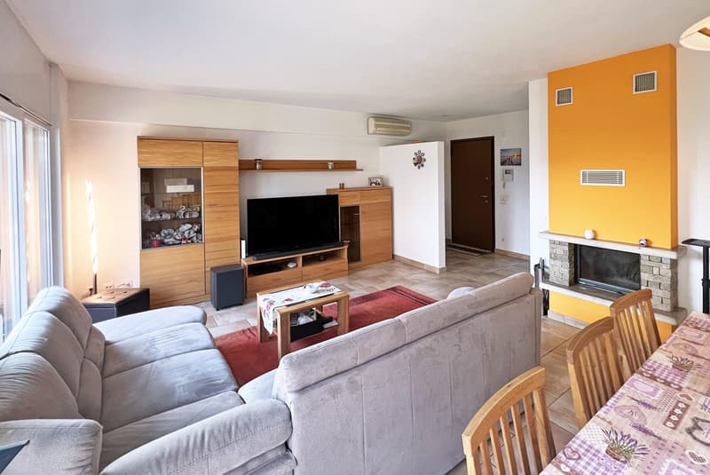 Grande villa de 5,5 pièces avec jardin plat à Besazio (3)