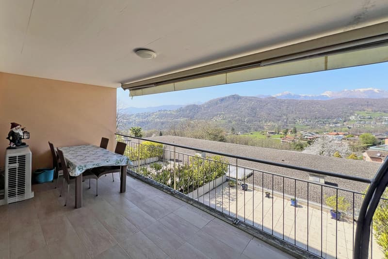 Moderne und geräumige 3.5-Zimmer-Wohnung mit Terrasse im Grünen in Cadro (3)