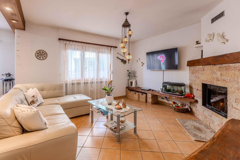 Villa spacieuse de 6.5 pièces dans le vert à Breno (2)