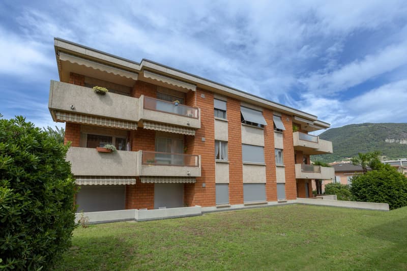 GELEGENHEIT - GROßES 2.5 ZIMMER WOHNUNG IN STRATEGISCHER LAGE IN MENDRISIO (8)