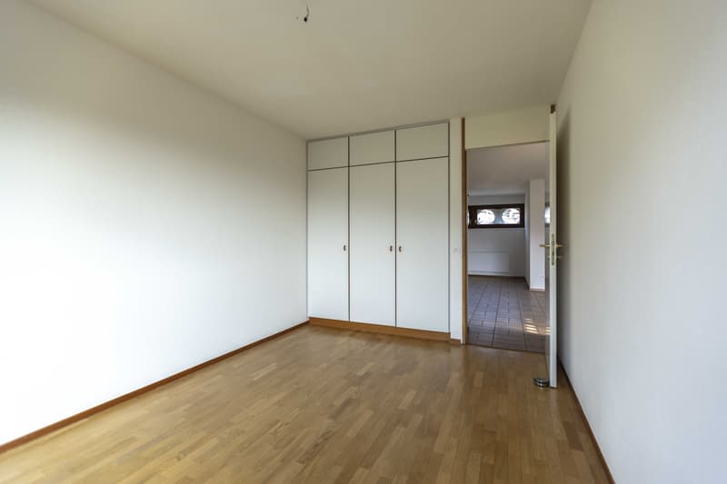 GERÄUMIGES 4.5-ZIMMER-WOHNUNG MIT TERRASSE UND FREIER AUSSICHT IN CADEMPINO (6)