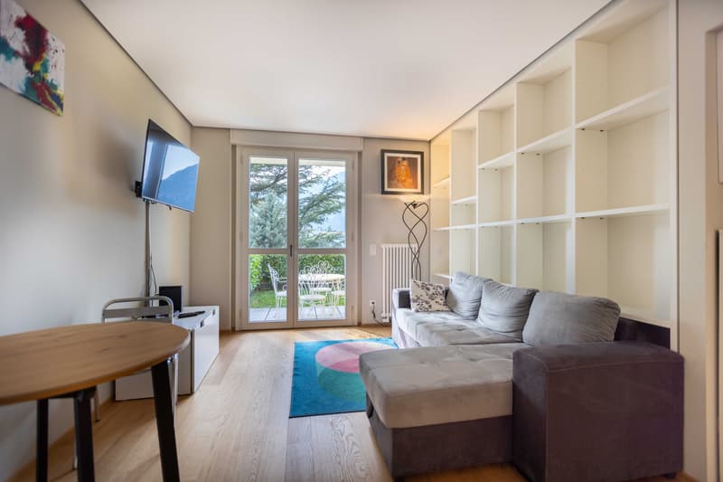 Traumhafte 2.5-Zimmer-Wohnung mit Seeblick und Garten in Bissone (3)