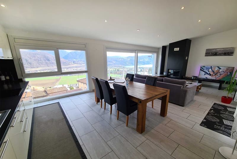 Geräumiges Penthouse 5.5 mit großer Terrasse und Seeblick in Bioggio (3)