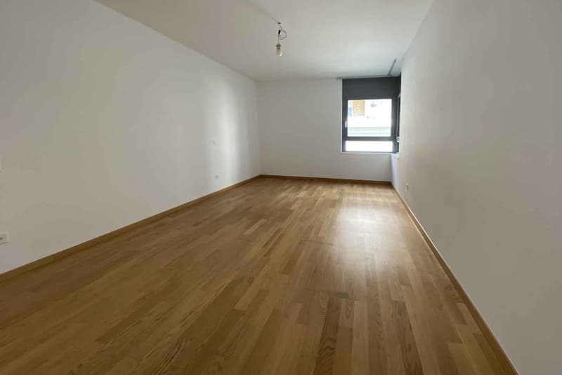 HELLES UND MODERNES 4.5-ZIMMER-WOHNUNG MIT GROßER TERRASSE IN MENDRISIO ZENTRUM (5)