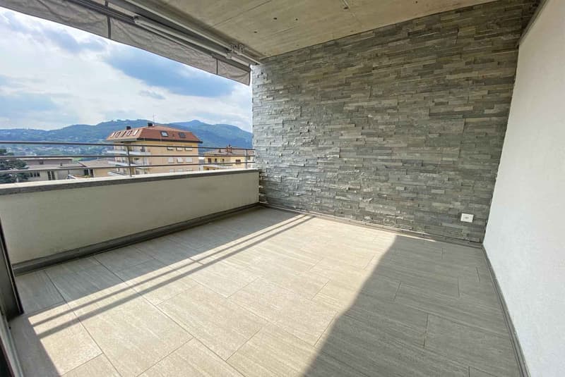 HELLES UND MODERNES 4.5-ZIMMER-WOHNUNG MIT GROßER TERRASSE IN MENDRISIO ZENTRUM (2)