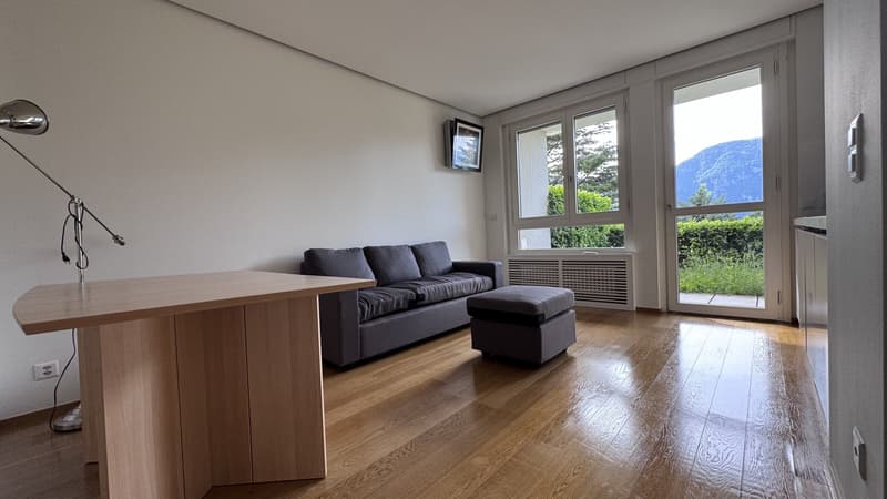 Zu vermieten 2.5-Zimmer-Wohnung mit Garten, Pool und Seeblick in Bissone (10)