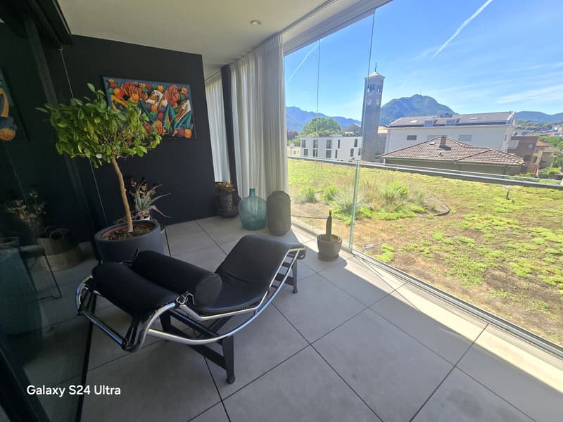 Modern 4.5 room apartment with terrace in Massagno (2)