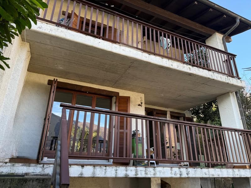 Schöne 4-Zimmer-Villa mit 2 Terrassen und Garten in Arogno (11)