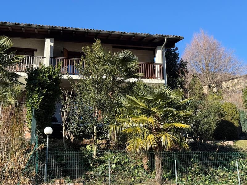Schöne 4-Zimmer-Villa mit 2 Terrassen und Garten in Arogno (12)