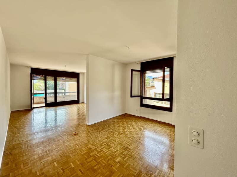 RENTAL OF A RENOVATED 4.5 ROOM APARTMENT WITH TERRACE IN MAGLIASO (1)