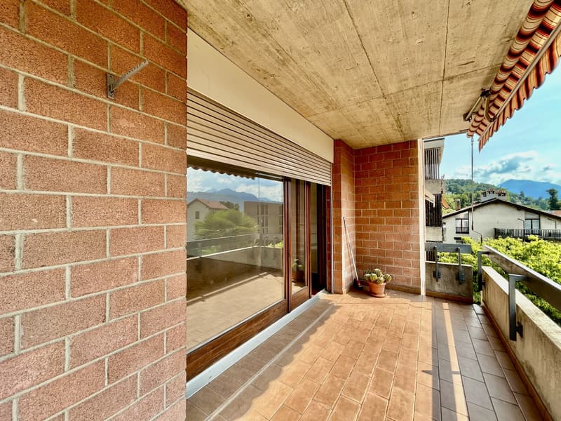RENTAL OF A RENOVATED 4.5 ROOM APARTMENT WITH TERRACE IN MAGLIASO (4)