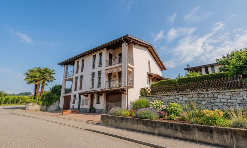 GROßES DOPPELHAUS MIT 7 ZIMMERN UND GARTEN IN LIGORNETTO (9)