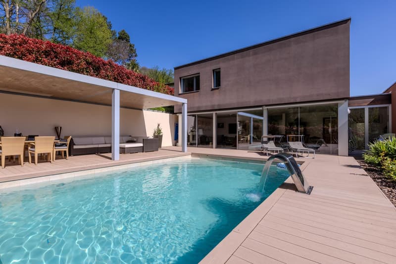 STUPENDA VILLA NEL VERDE CON PISCINA VISTA LAGO A CARONA (4)